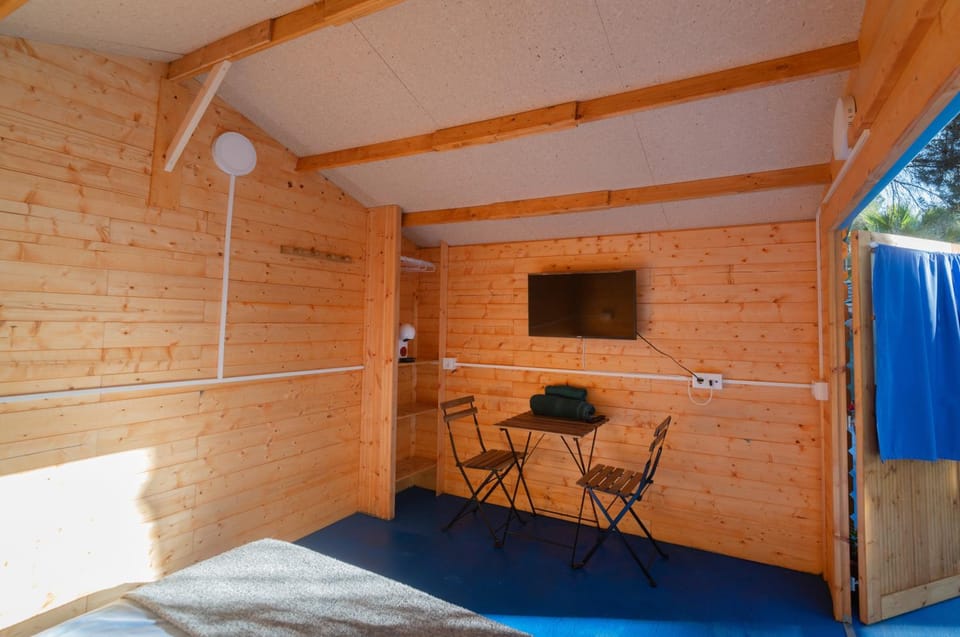 ZALUAY - Habitaciones de madera Campground/ 
RV Resort in Costa de la Luz