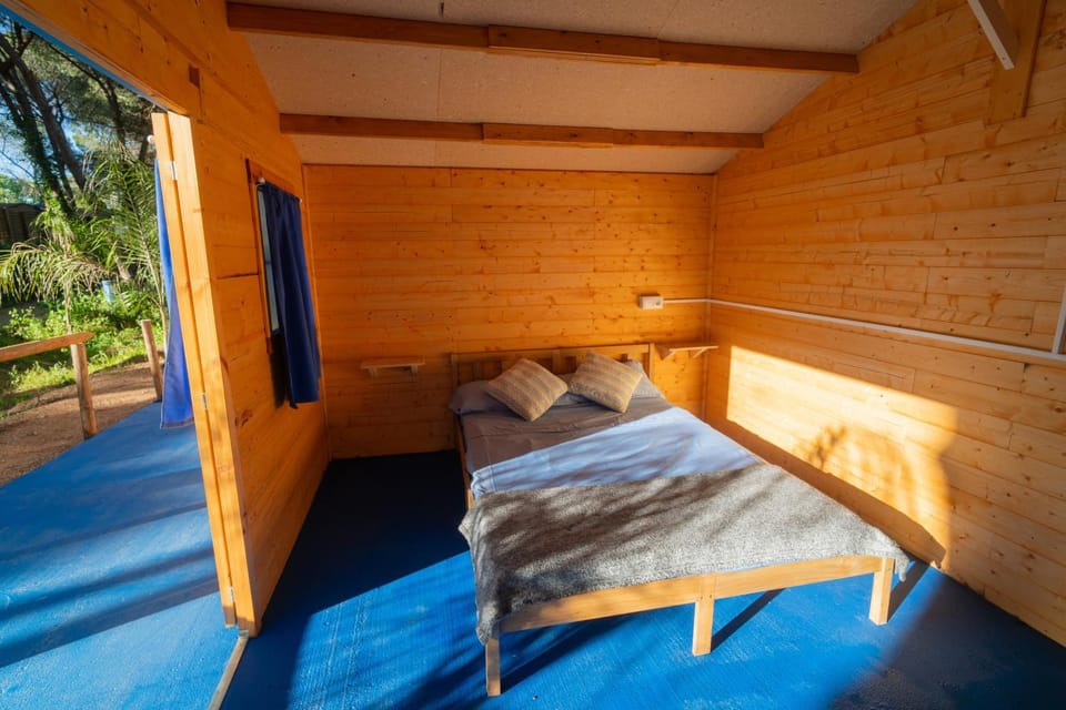 ZALUAY - Habitaciones de madera Campground/ 
RV Resort in Costa de la Luz