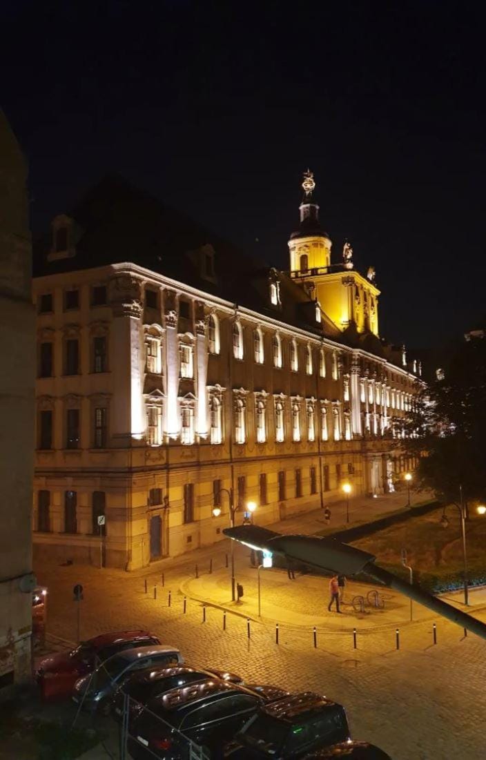 Night, City view, Landmark view, Location