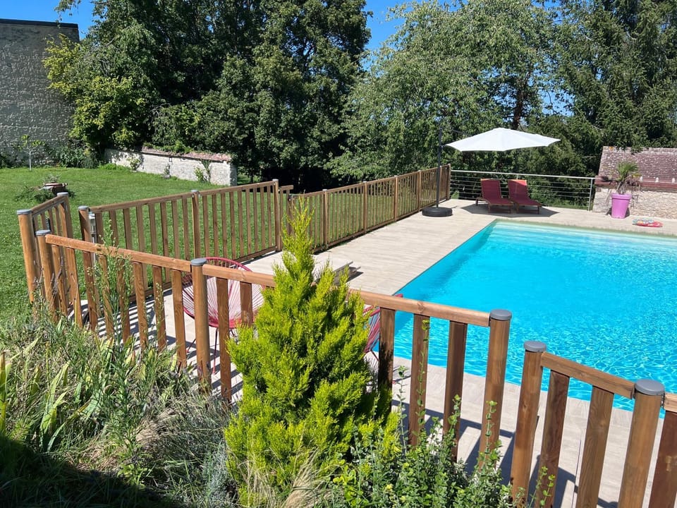 Pool view, Swimming pool, sunbed