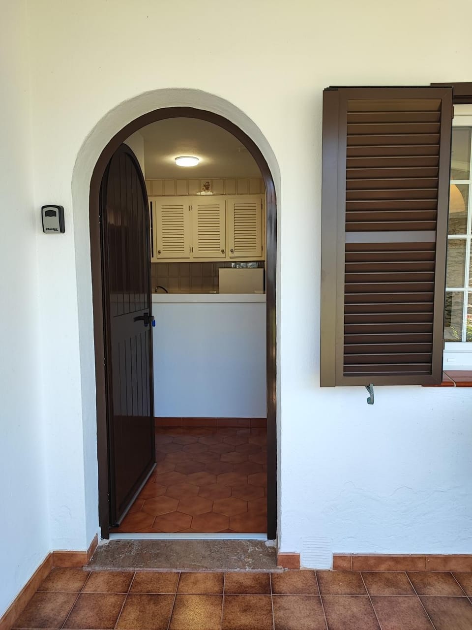 Facade/entrance, Balcony/Terrace