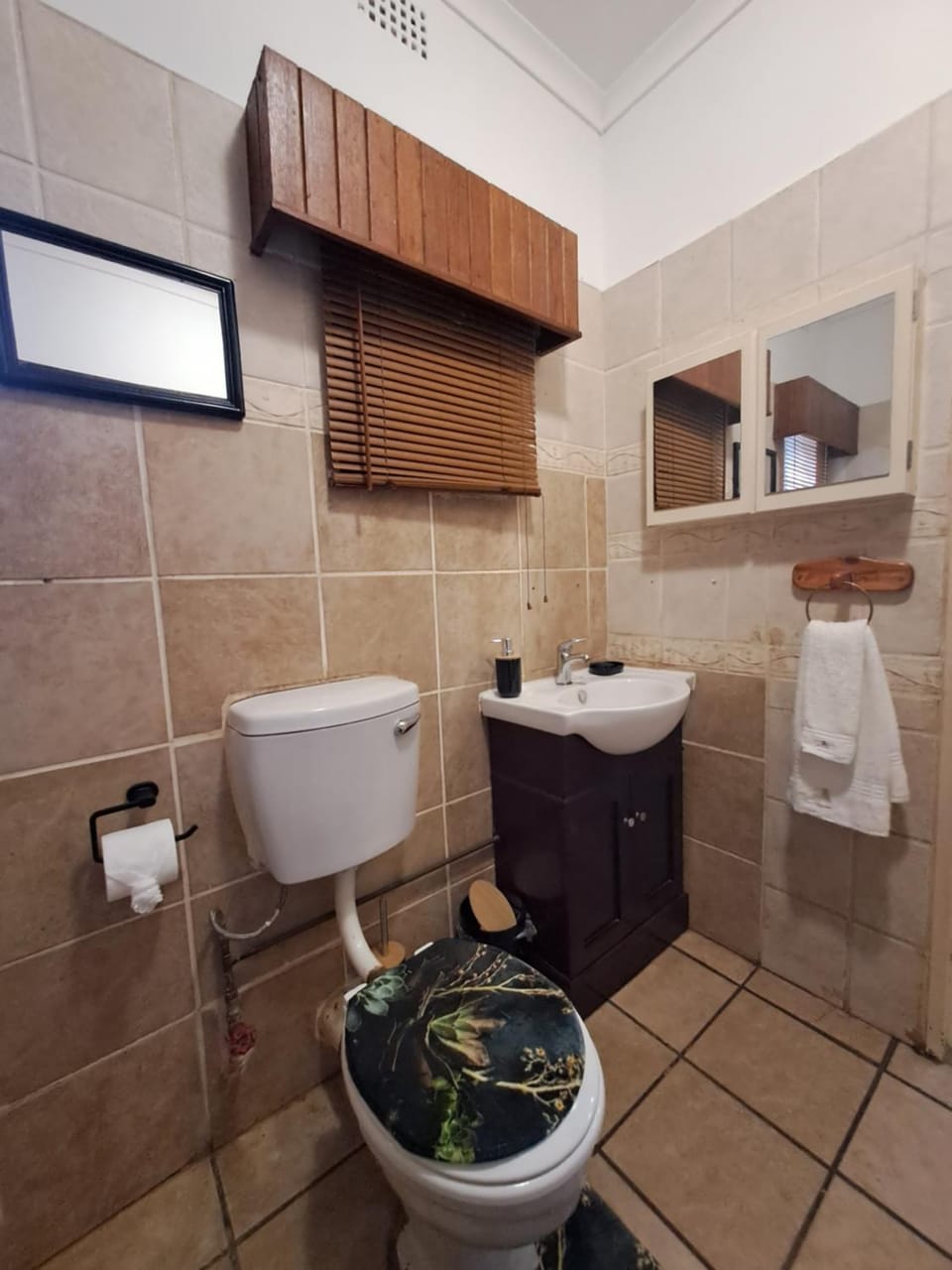 Toilet, Bathroom, bidet, towels