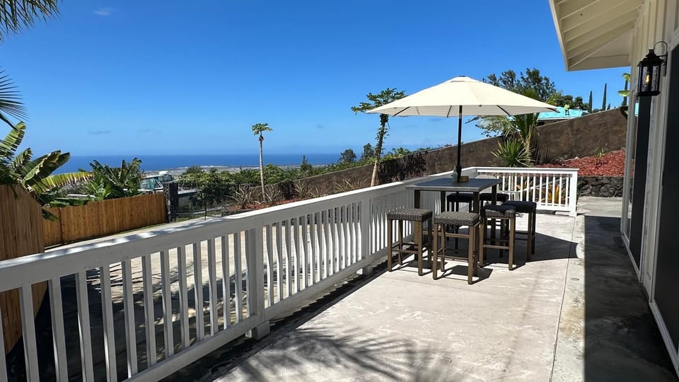Patio, Day, Natural landscape, View (from property/room), Balcony/Terrace, Dining area, Sea view