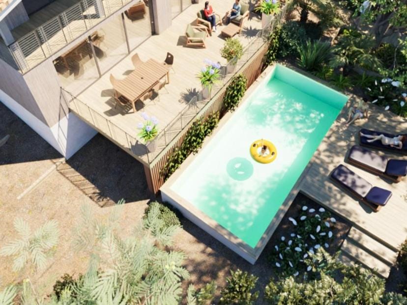 Swimming pool