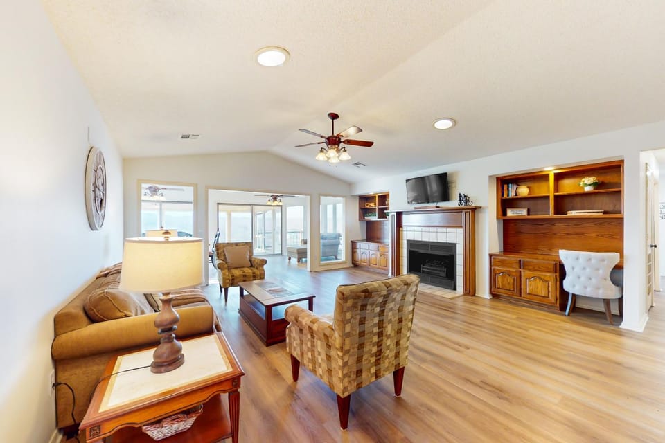 What a View House in Bella Vista