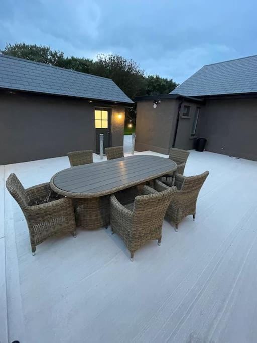 Spanish Point Luxury Home beside sea with Sauna! Villa in County Clare