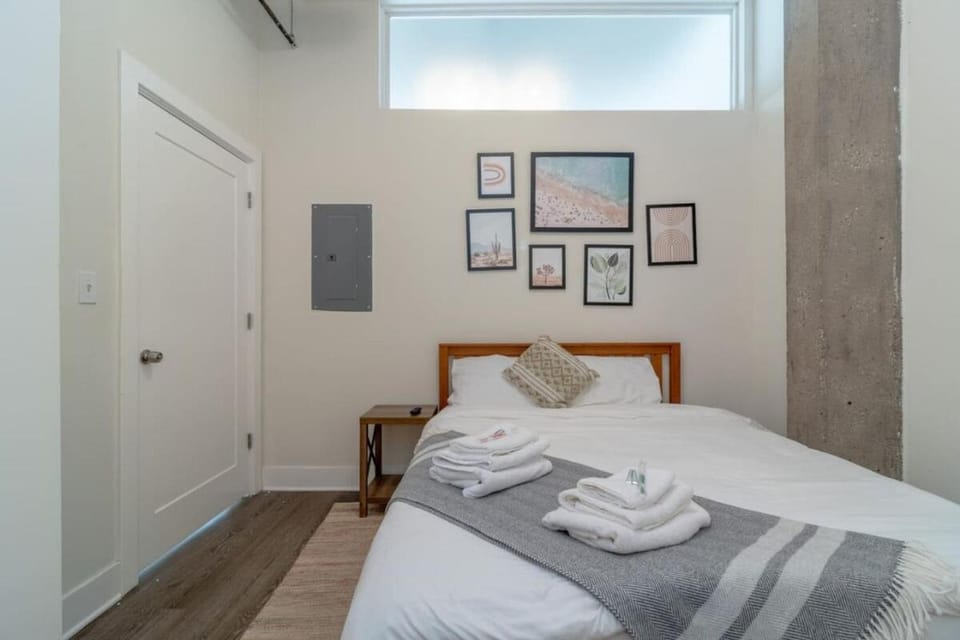 Downtown Chicago 2BR Getaway South Loop Comfort Near McCormick Place, Soldier Field and Grant Park Apartment in South Loop
