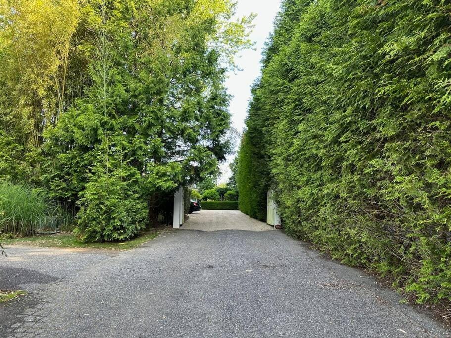 Quiet Luxury in the Heart of the Hamptons House in Bridgehampton