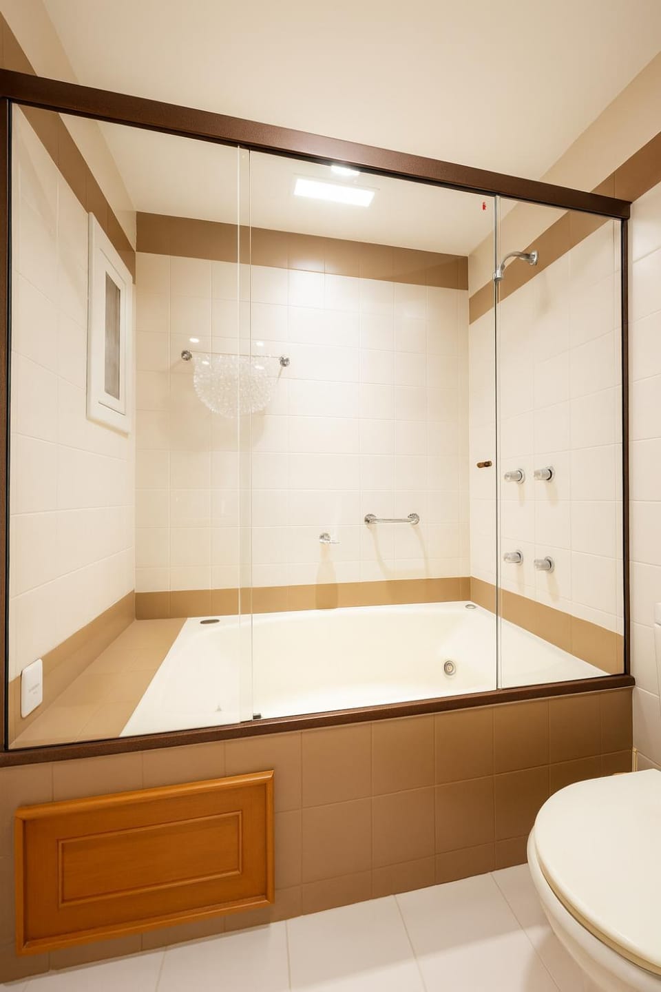 Shower, Hot Tub, Bathroom, Bath