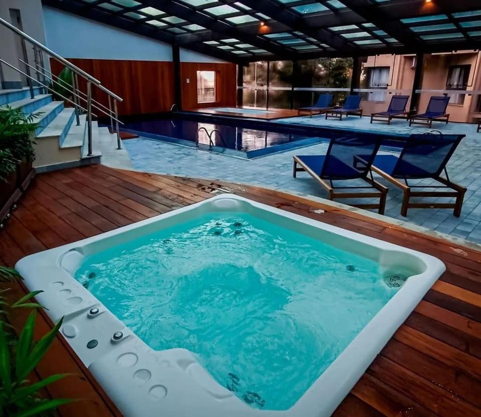 Hot Tub, Swimming pool, sunbed