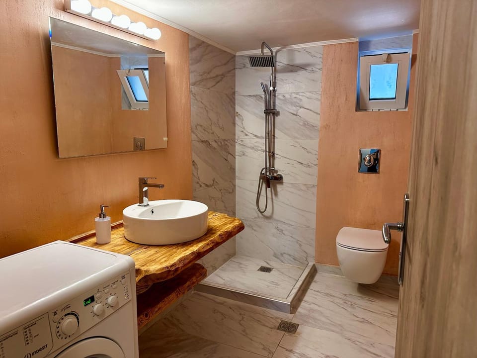 Shower, Toilet, Bathroom, Bath