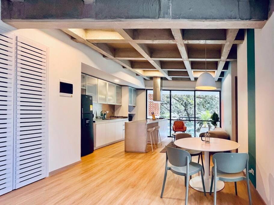 Kitchen or kitchenette, Living room