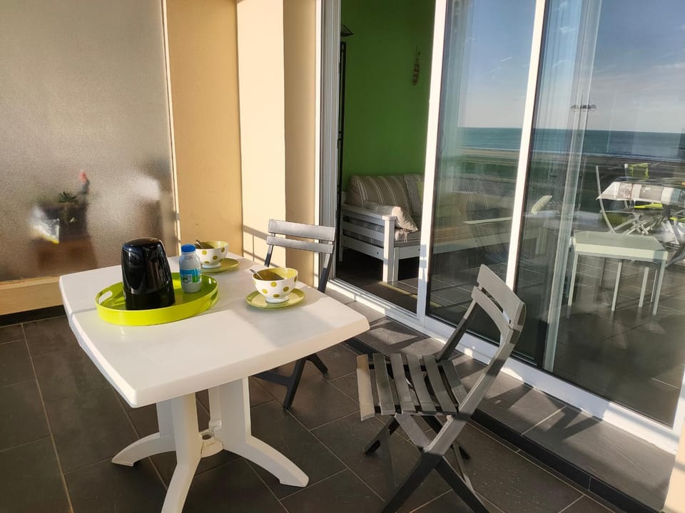 Bel Appart 2 Chambres, Terrasse, Proche Plage - FR-1-323-491 Apartment in Saint-Jean-de-Monts
