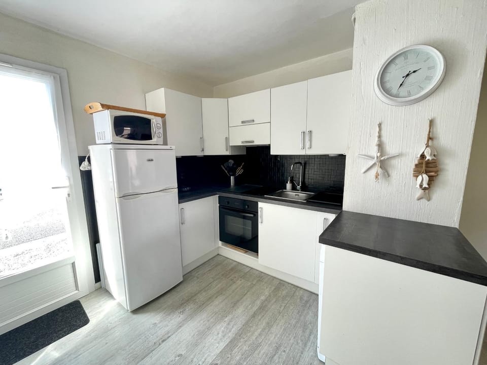 Maison 3 pièces avec piscine chauffée & tennis, proche mer - FR-1-231-298 House in Pays de la Loire