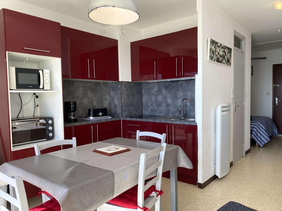 Charmant T1 avec parking à Balaruc-les-Bains, proche des Thermes - FR-1-553-236 Apartment in Balaruc-les-Bains