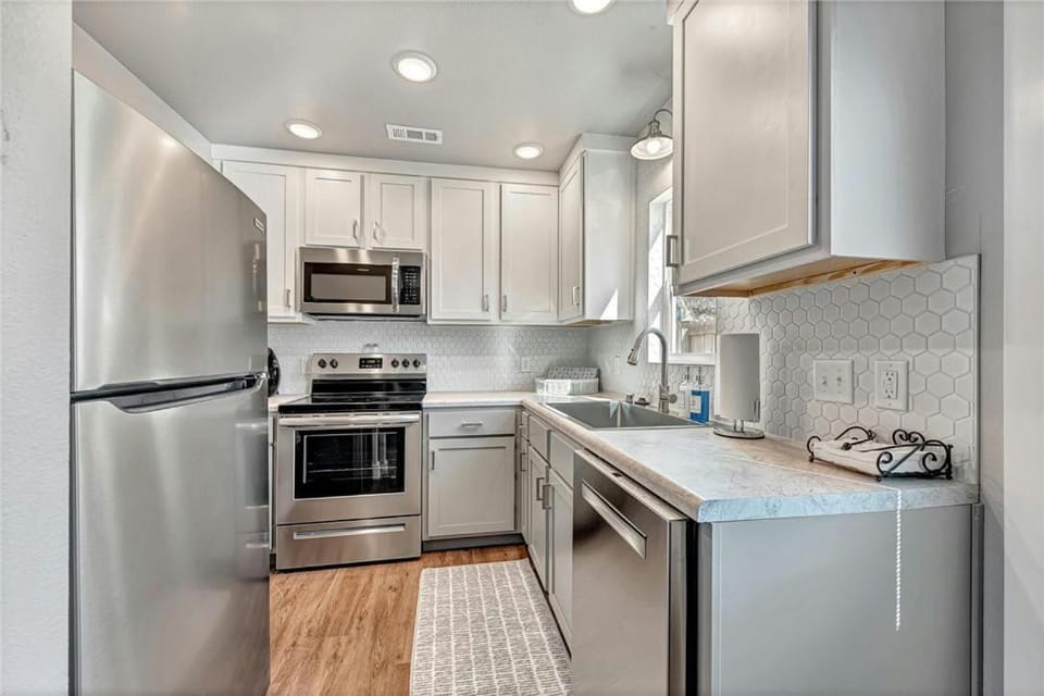 Kitchen or kitchenette, dishwasher, minibar, pet friendly, stove, toaster, washing machine, kitchen