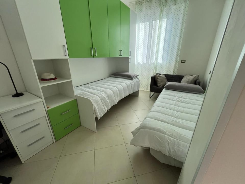 Photo of the whole room, wardrobe