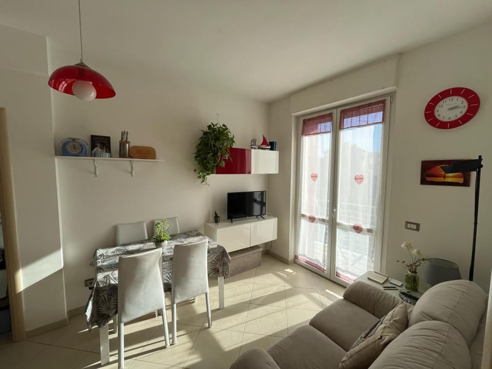 Communal lounge/ TV room, TV and multimedia, Living room, Evening entertainment