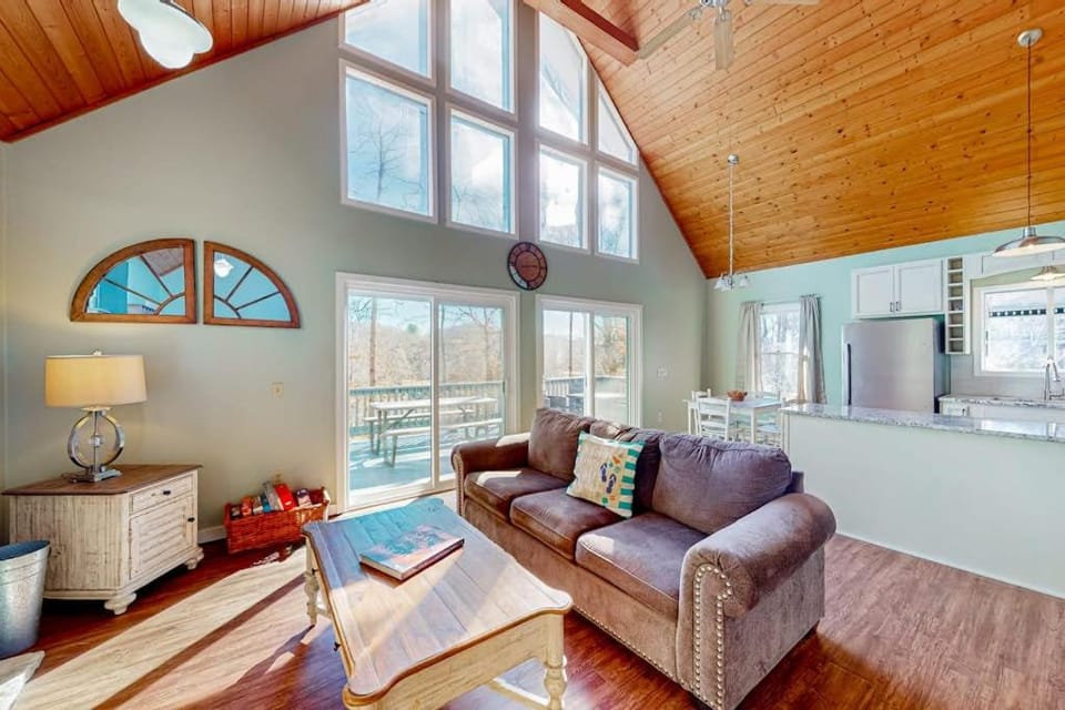 Lake Emory Gem House in Tennessee