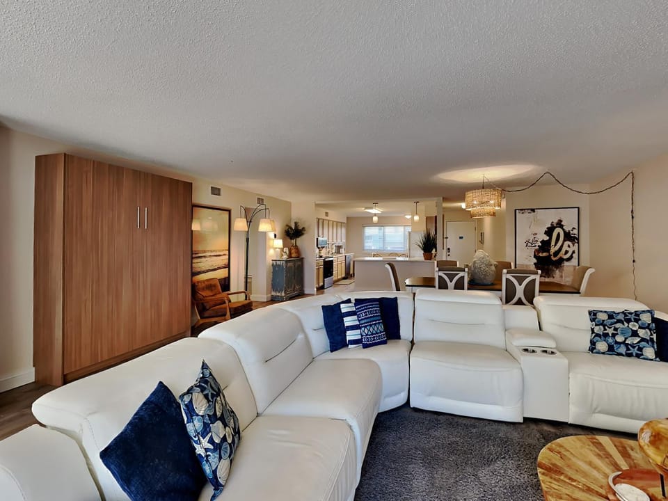 Kitchen or kitchenette, Living room, Seating area, Dining area, furniture