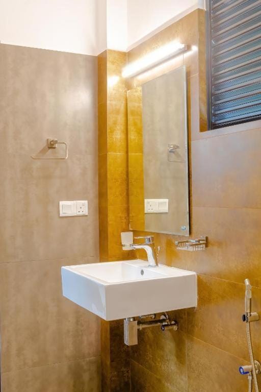 Ceylanro Transit Villa Hotel in Western Province