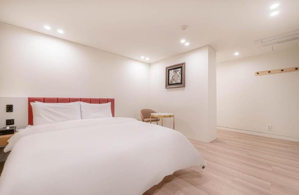 H Moment Hotel Yeonsan Hotel in Busan