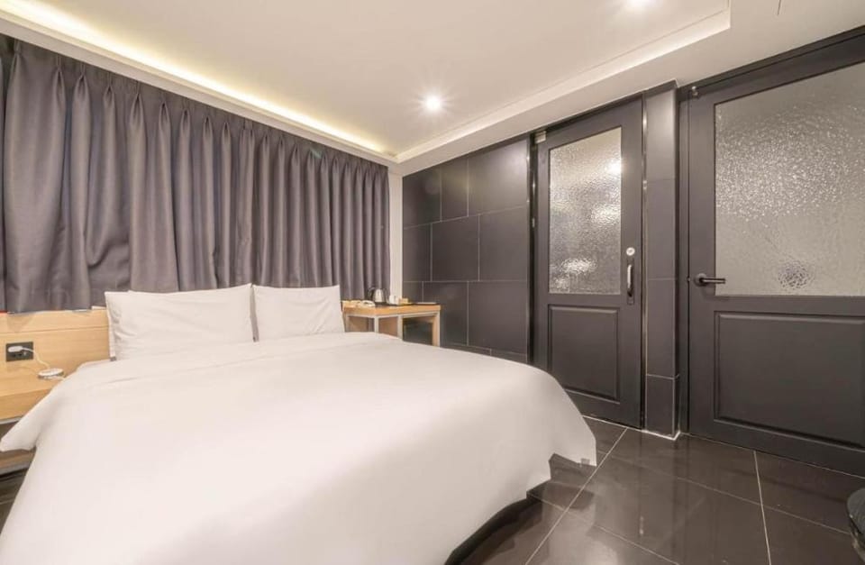 H Moment Hotel Yeonsan Hotel in Busan