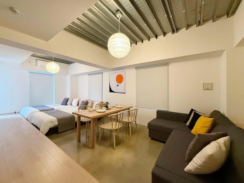 Bed, Photo of the whole room, Seating area