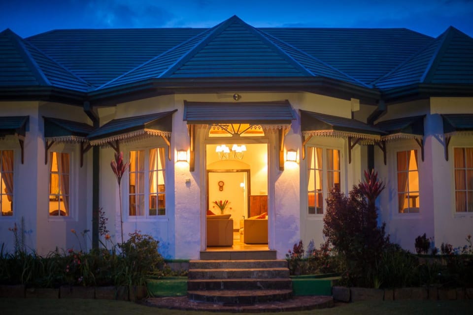 Property building, Facade/entrance, Night