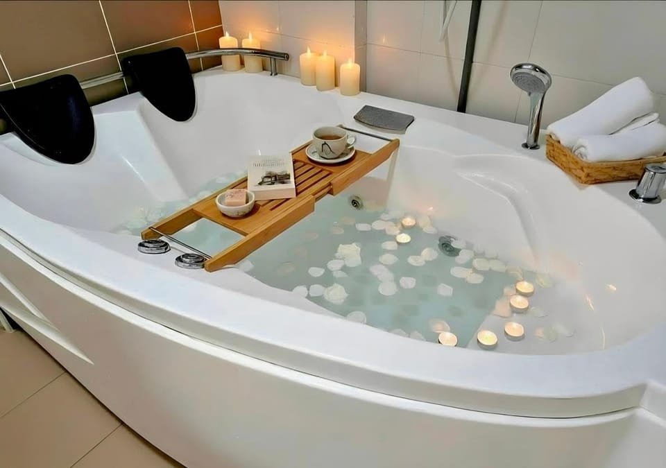 Hot Tub, Bathroom, Bath, towels