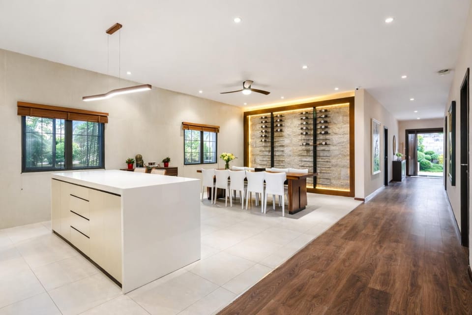Seating area, Dining area