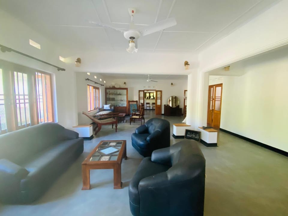 Living room, Seating area, fireplace