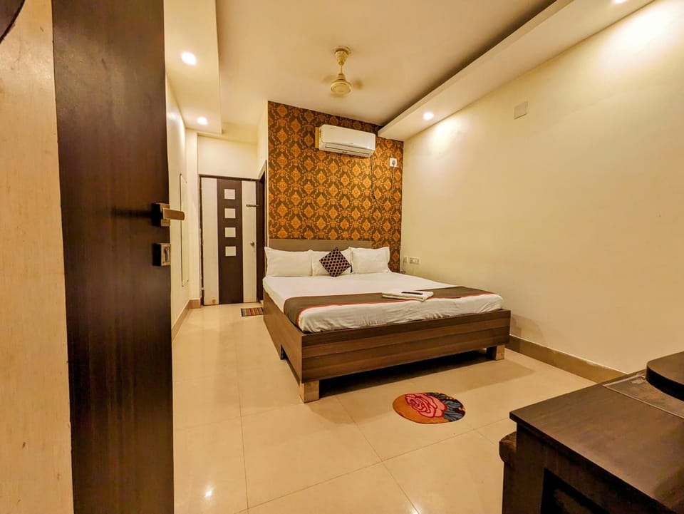 Bed, Bedroom, air conditioner