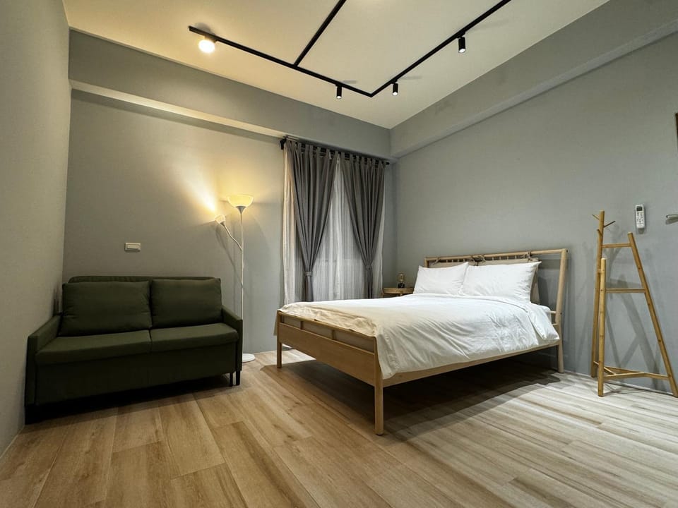 Bed, Photo of the whole room
