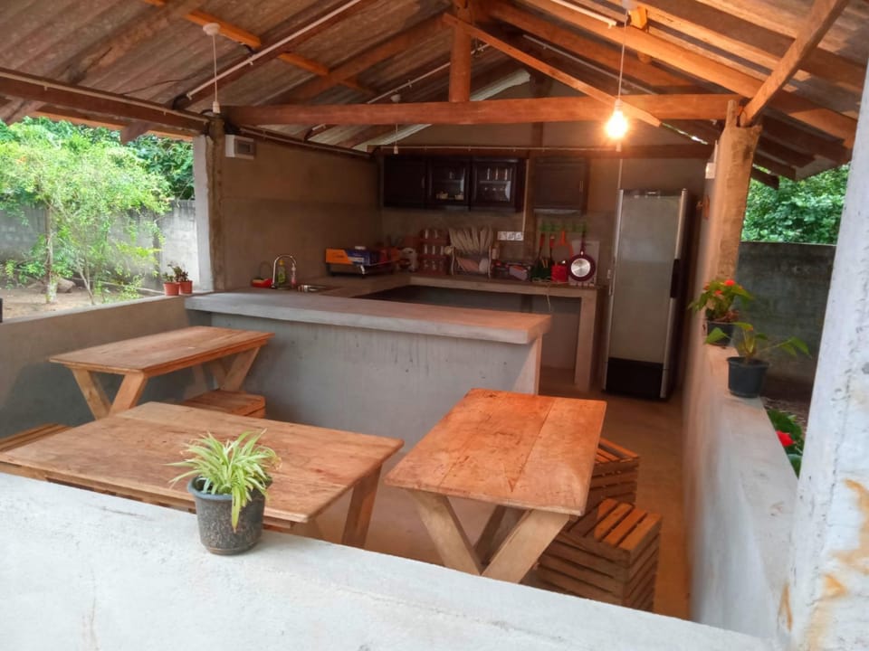 Saimon Villa Hotel in Kamburugamuwa
