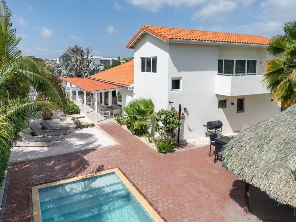 Property building, Swimming pool