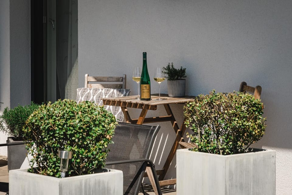 Garden, Seating area, Dining area, Garden view, Garden view
