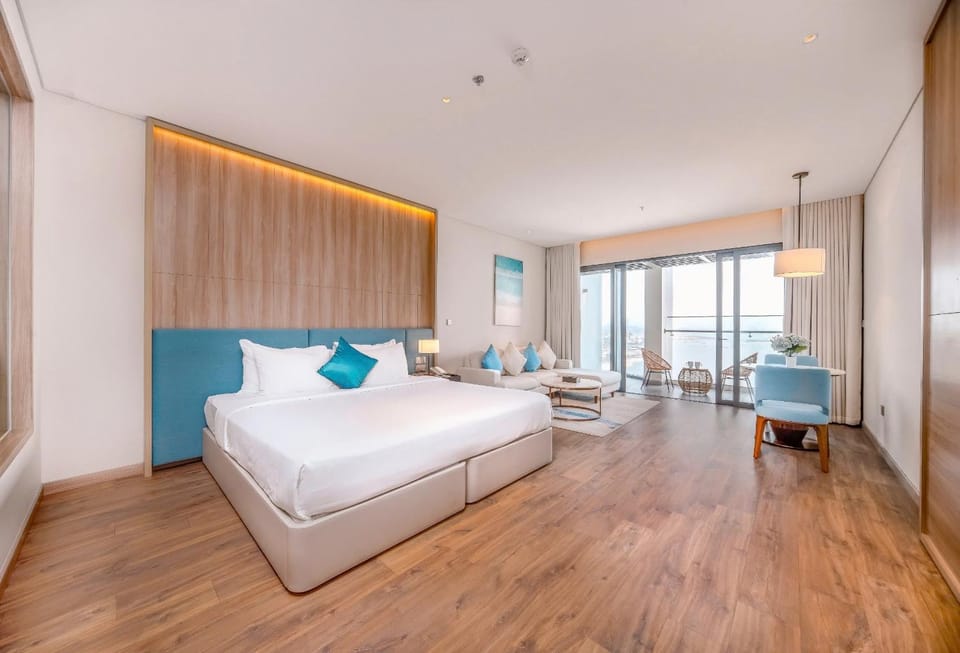 À La Carte High floor, luxury bay view Apartment in Vietnam