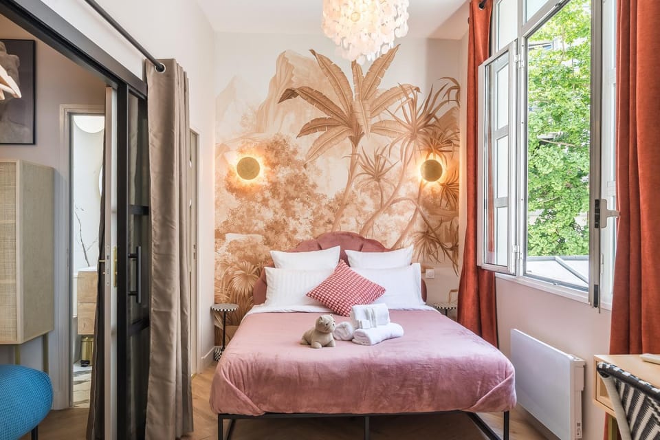 Bed, Photo of the whole room, Bedroom