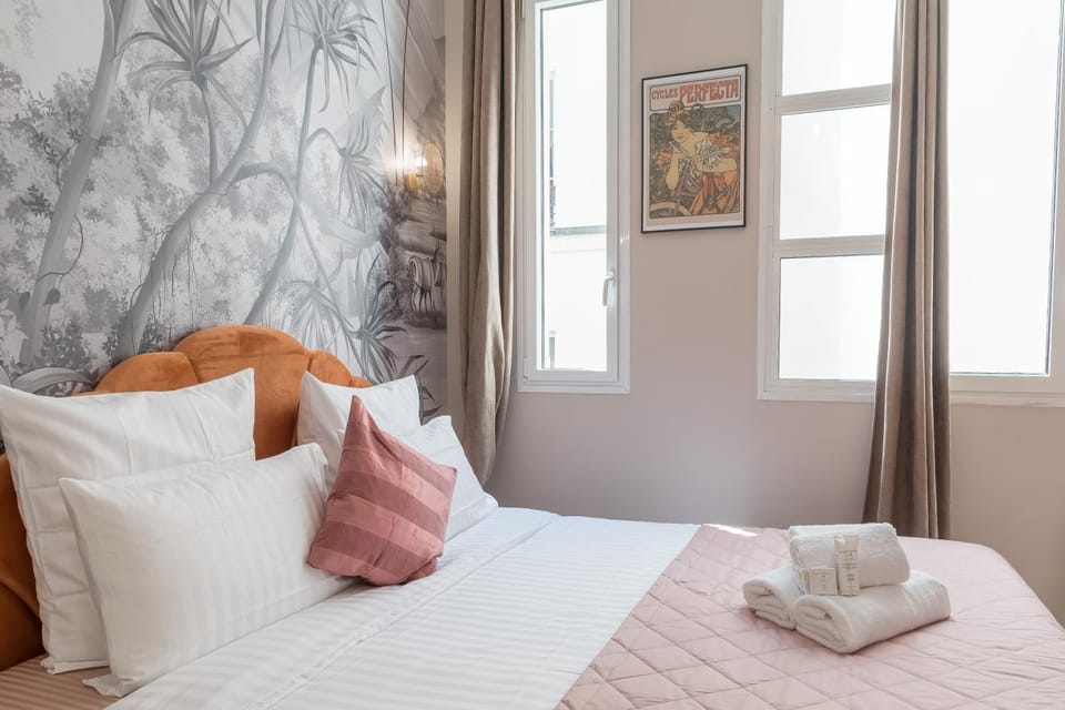 Bed, Bedroom