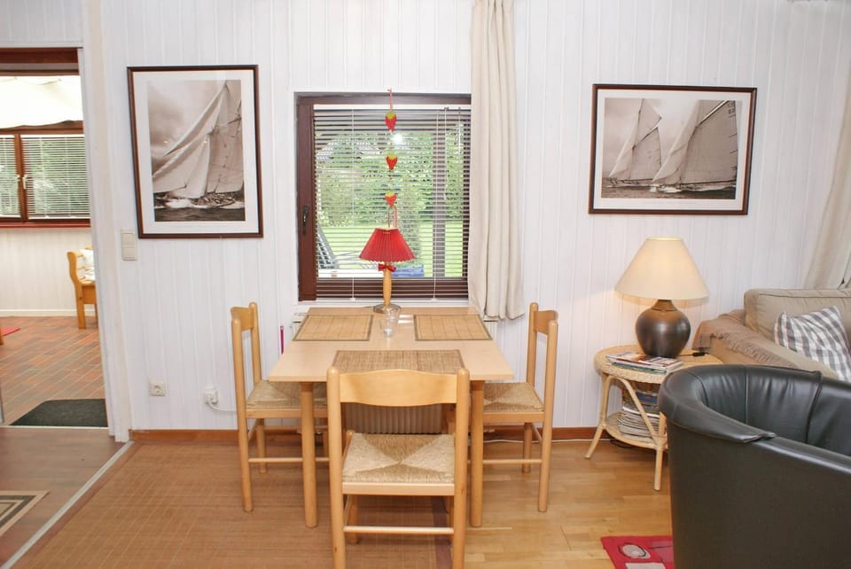 Blockhaus mit viel Platz und grossem Grundstück House in Damp