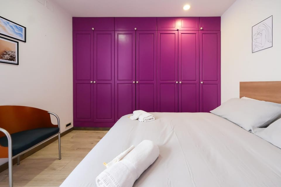 Bed, Photo of the whole room, Bedroom, wardrobe