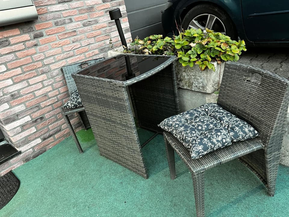 Property building, Seating area