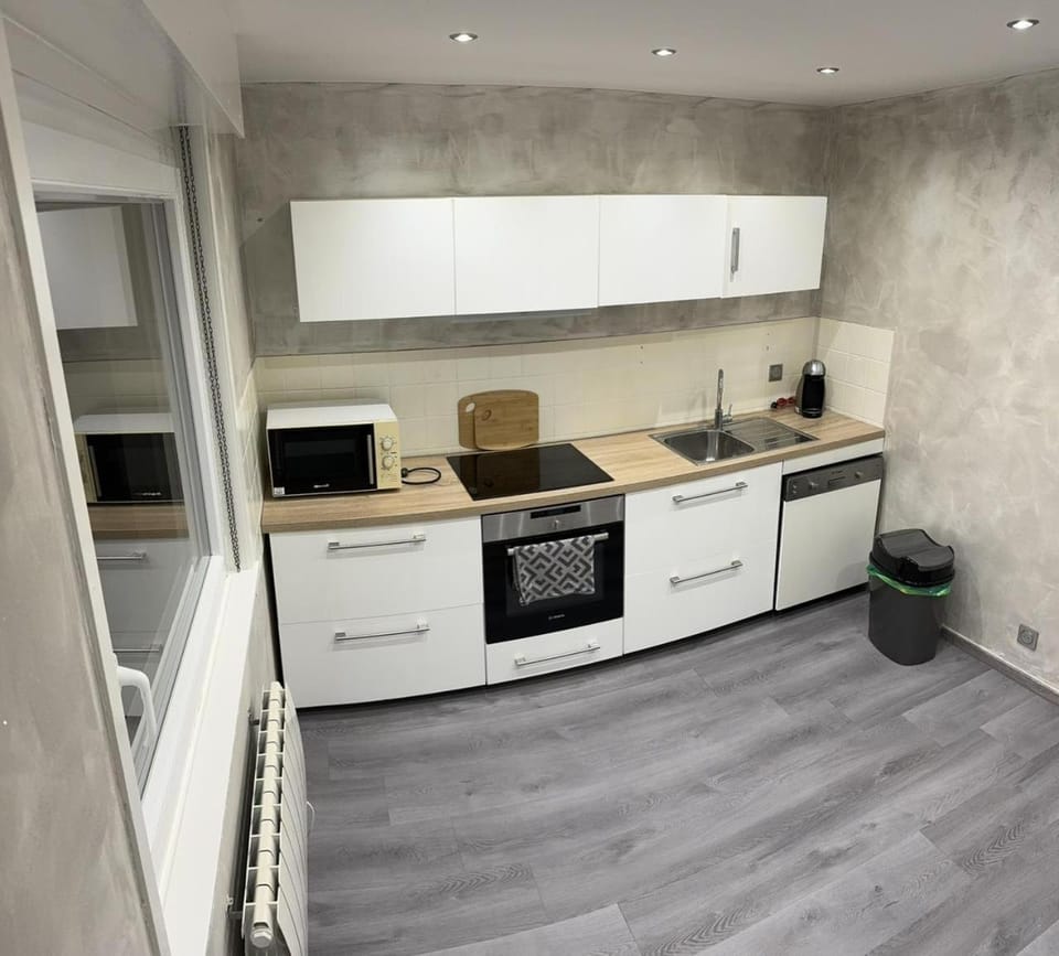 dishwasher, minibar, pet friendly, stove