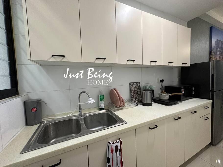 Just Being Home 5pax 3BR/2BA 2Queen/1Single Apartment in Selangor, Malaysia