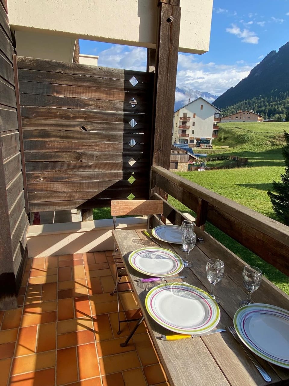 Property building, Balcony/Terrace, Living room