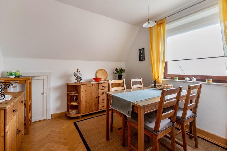 Property building, Kitchen or kitchenette, Living room