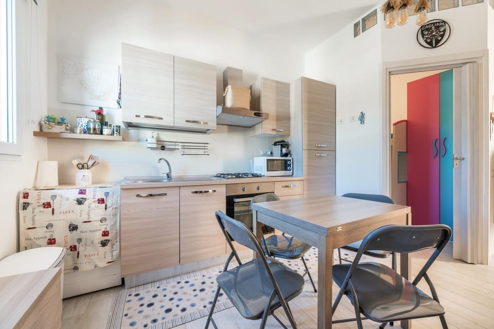 Property building, Kitchen or kitchenette, Living room