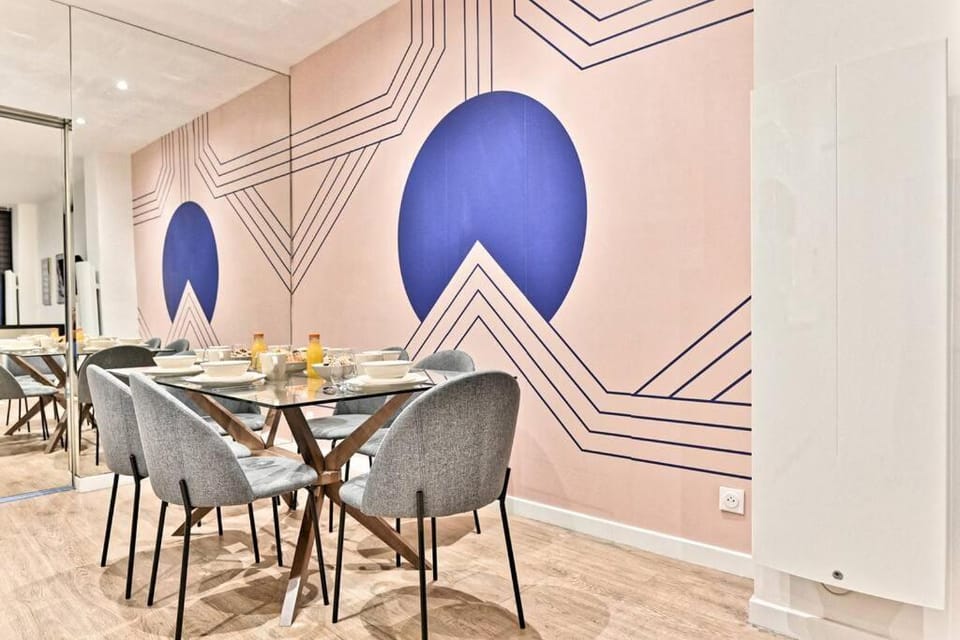 Seating area, Dining area
