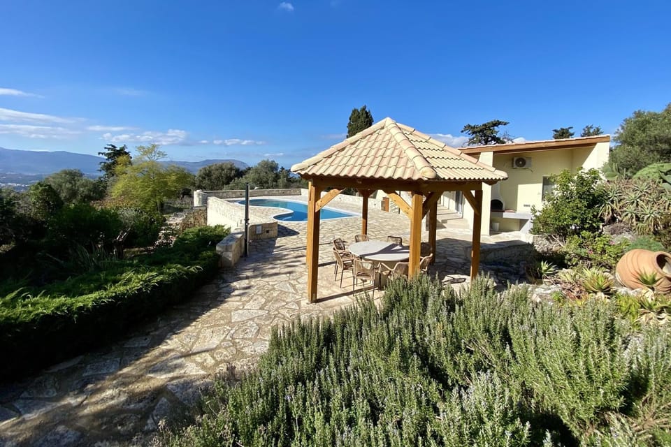 Day, Natural landscape, Garden, Seating area, Garden view, Mountain view, Pool view